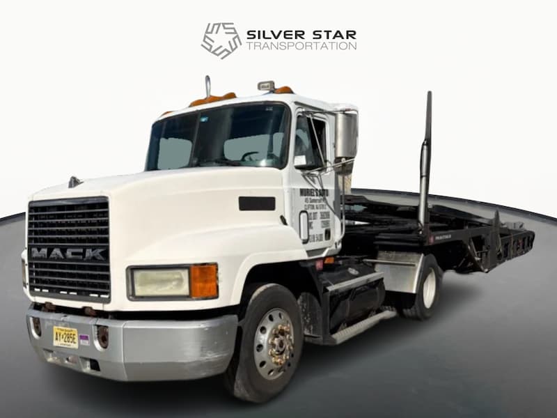 MACK TRUCK – WHITE